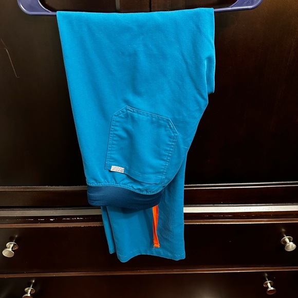 (Sold) Figs Livingston, Alps blue, small regular - Picture 2 of 3